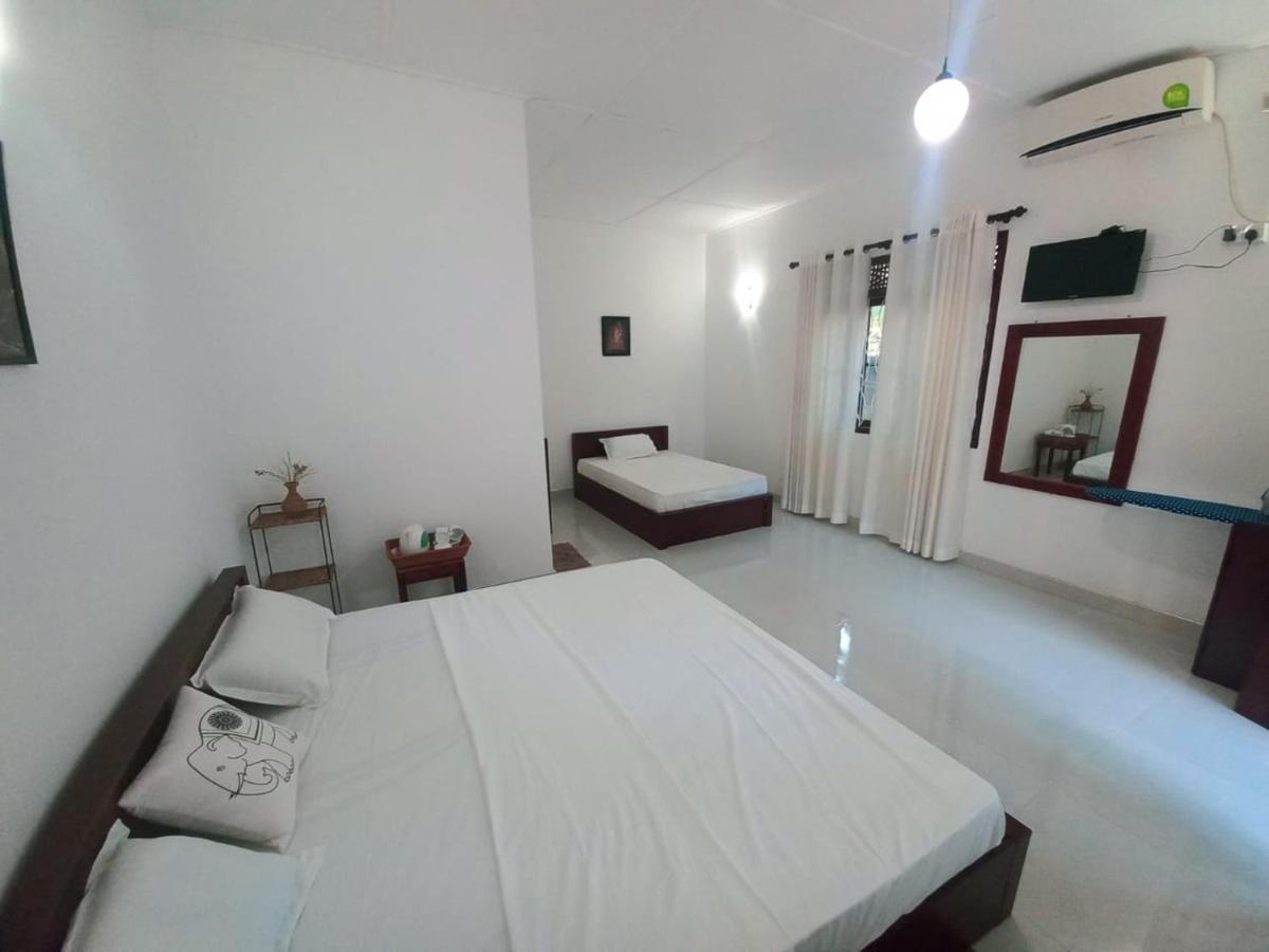 S & D Resort Anurâdhapura Extérieur photo